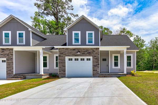 Bolivia, NC 28422,520 Timbercrest CIR SE #5b