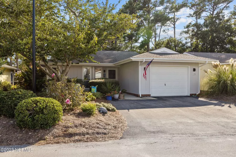 115 Mcginnis DR, Pine Knoll Shores, NC 28512