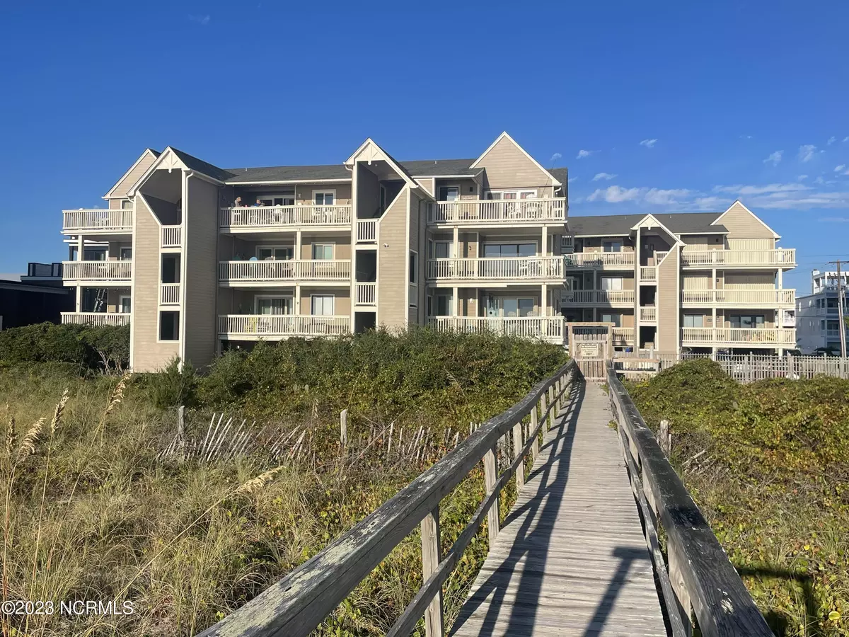 Carolina Beach, NC 28428,1411 S Lake Park Boulevard #B3