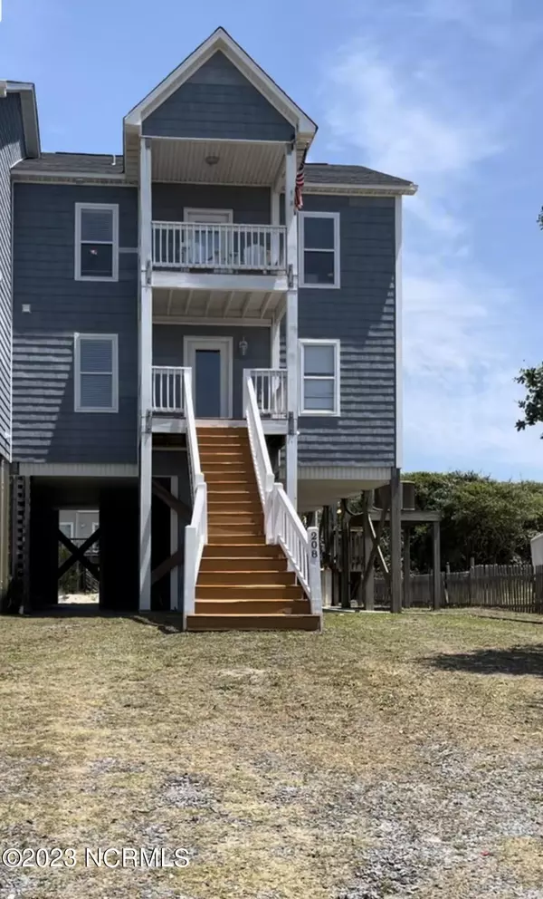 208 Oyster Lane, North Topsail Beach, NC 28460