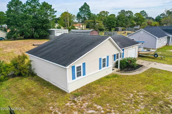 Hubert, NC 28539,205 W Volant ST