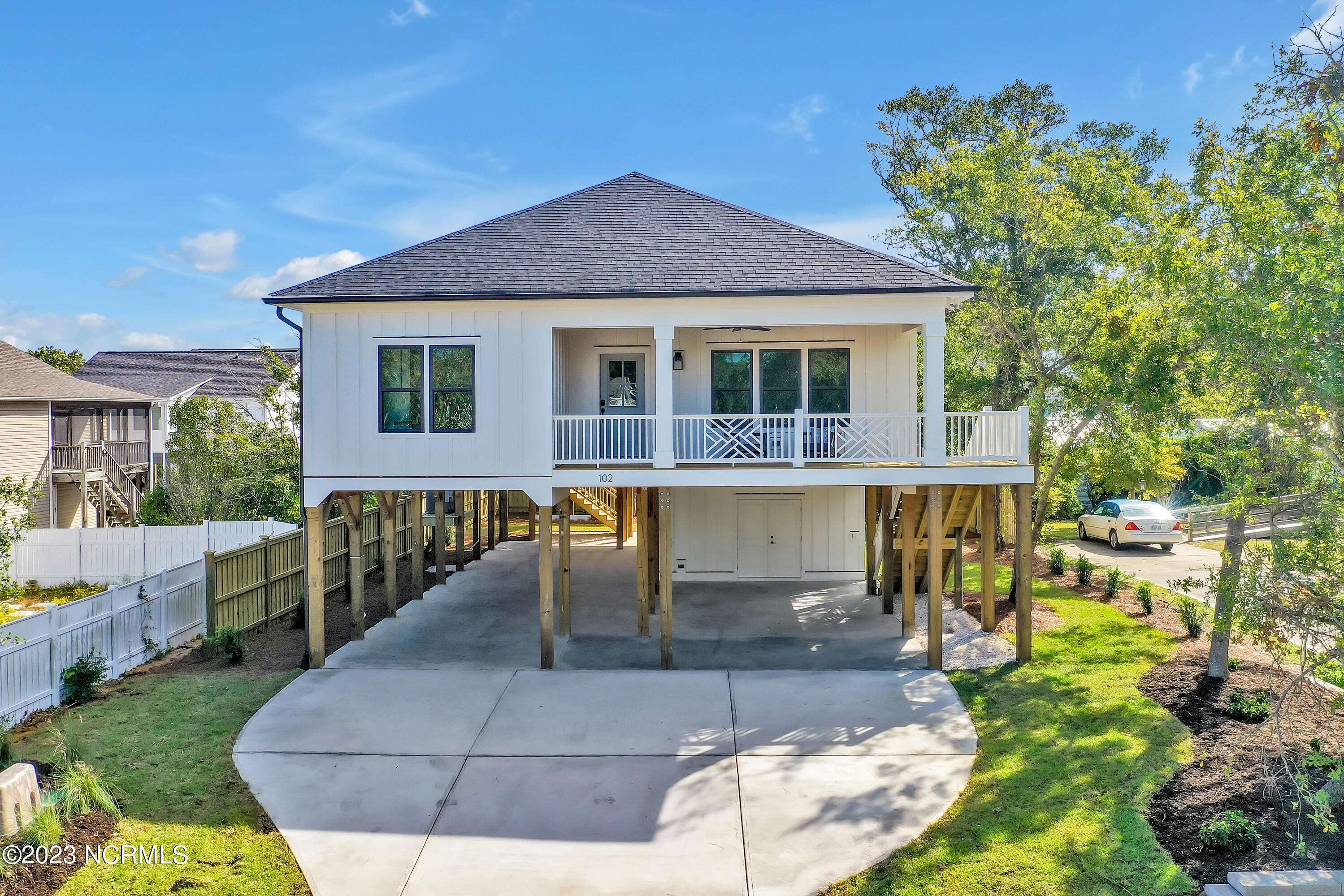 102 SE 24th ST, Oak Island, NC 28465
