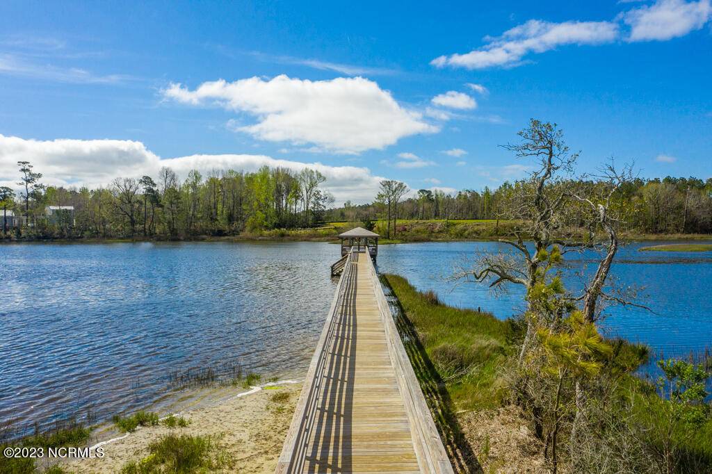 49 Kenilworth CT, Hampstead, NC 28443