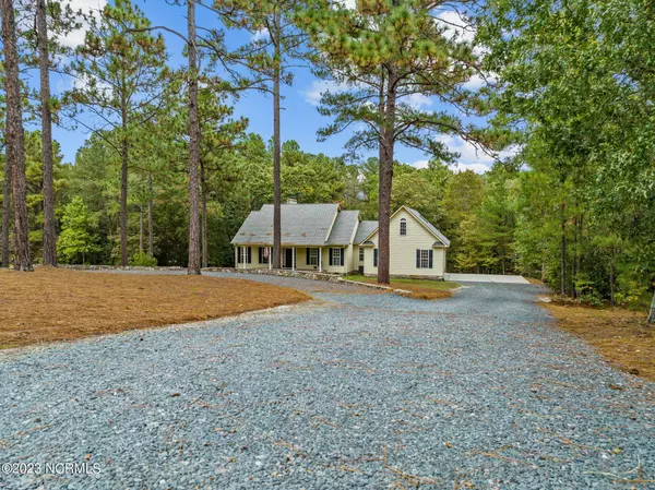 393 Pine Top DR, Carthage, NC 28327