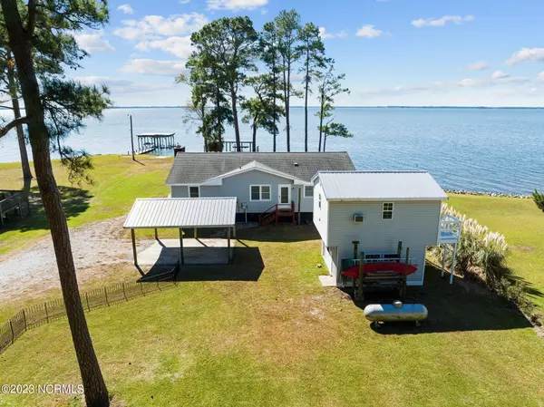 Belhaven, NC 27810,283 Chambers Point RD