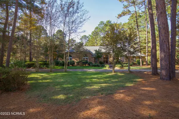 Pinehurst, NC 28374,360 Lake Dornoch DR