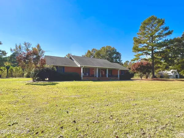 2196 Sarecta Road, Beulaville, NC 28518