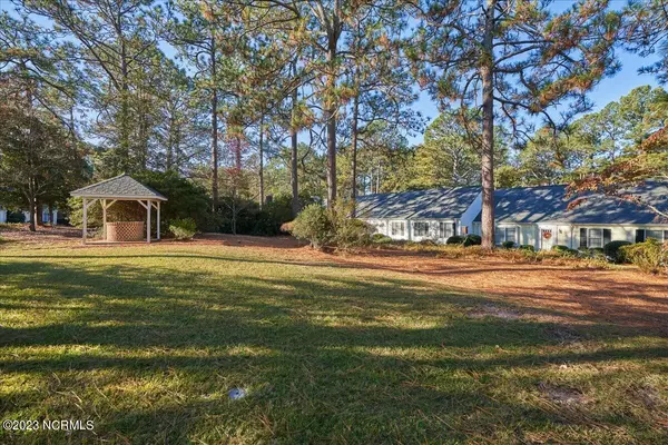 Southern Pines, NC 28387,33 Village Green Circle