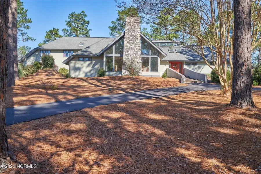 470 N Fort Bragg RD, Southern Pines, NC 28387