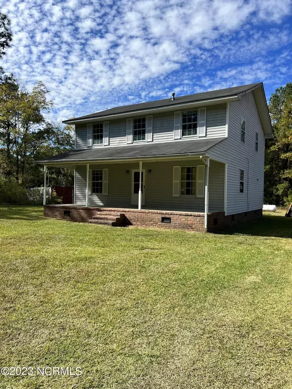 267 Nine Mile RD, Maple Hill, NC 28454