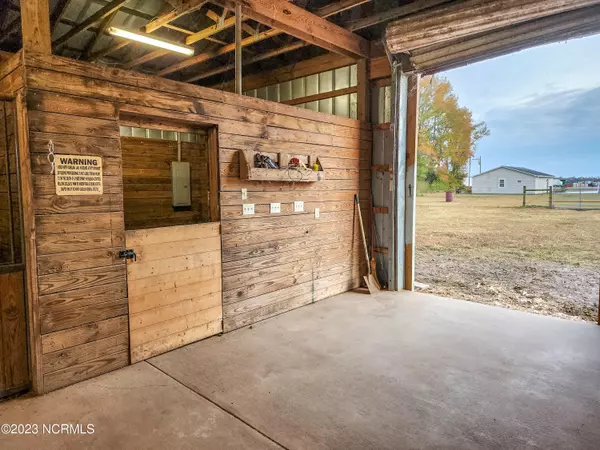 Pollocksville, NC 28573,562 Piney Grove RD