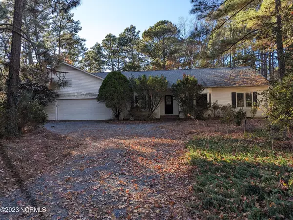 3 Birdie PL, Whispering Pines, NC 28327