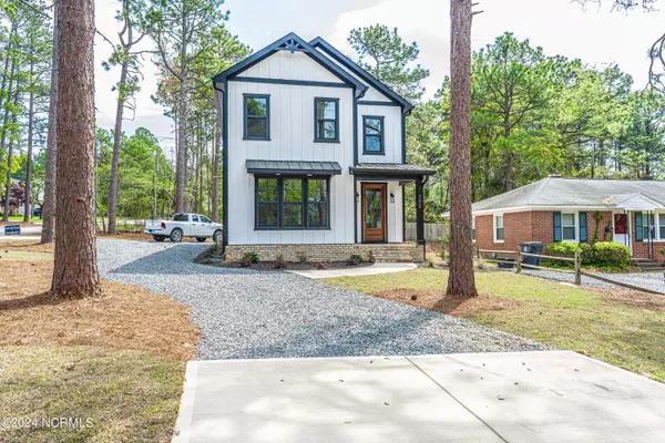 398 W New Jersey AVE, Southern Pines, NC 28387