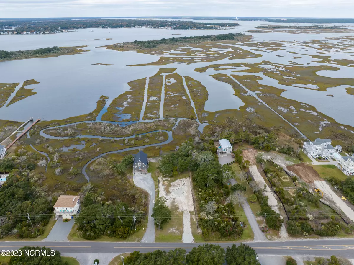 North Topsail Beach, NC 28460,2065 New River Inlet RD