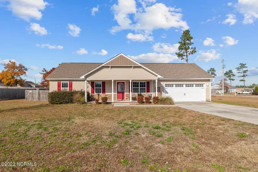 403 Bristol LN, Hubert, NC 28539