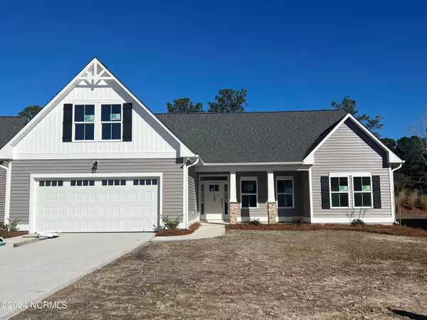 98 W Weatherbee Way, Hampstead, NC 28443