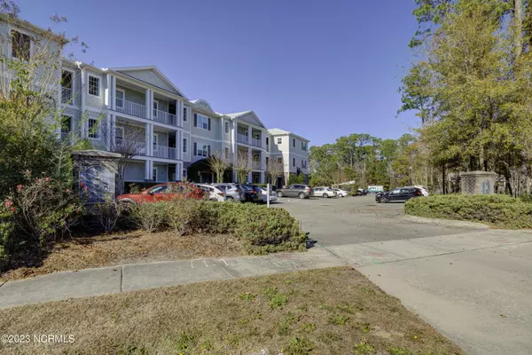 215 Valencia CT #102, Wilmington, NC 28412