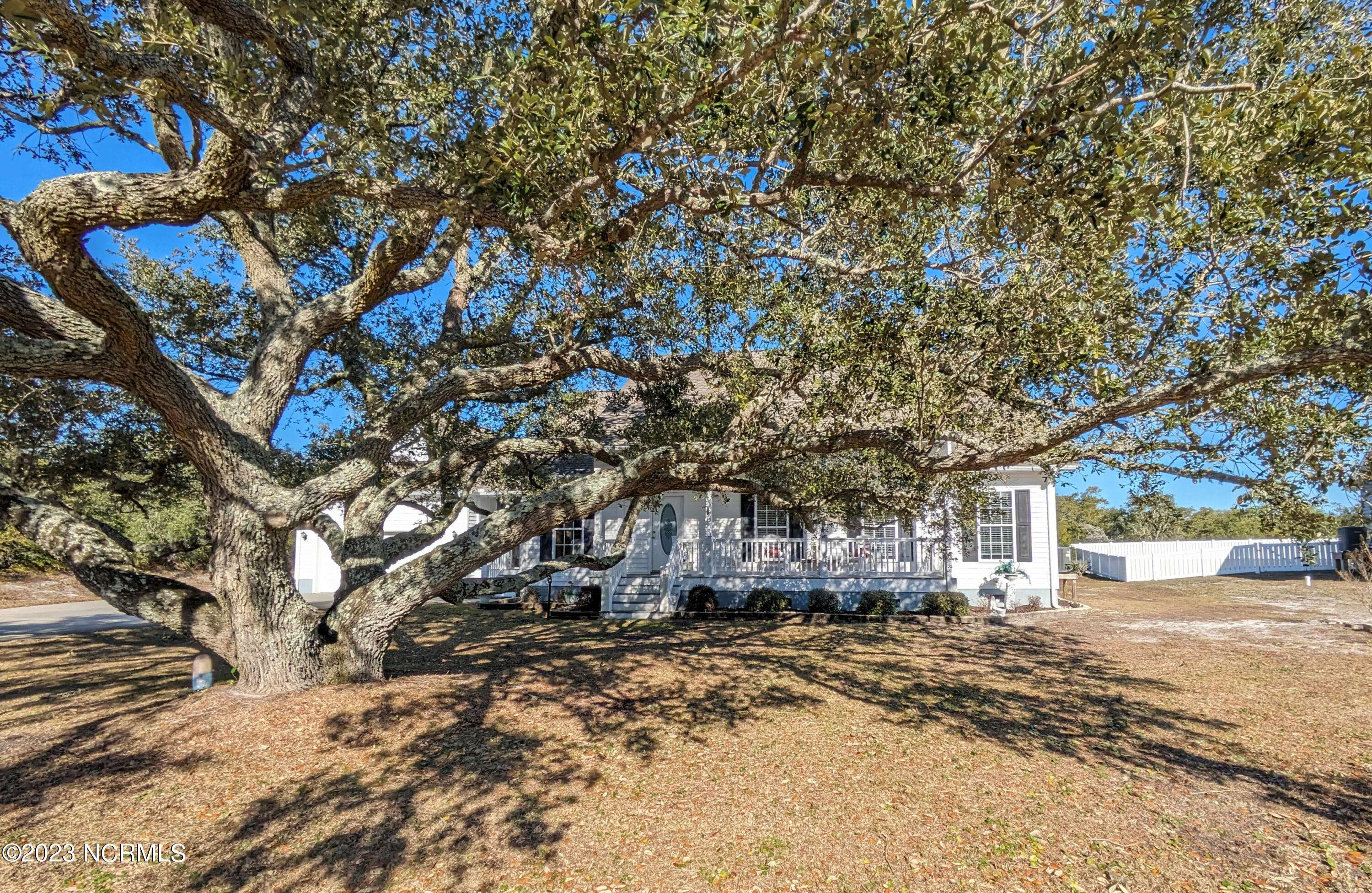 Harkers Island, NC 28531,107 Beacon ST