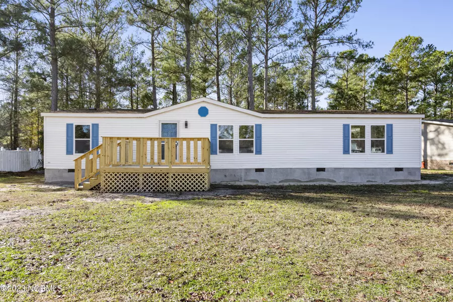 303 Buttonwood CT, Rocky Point, NC 28457