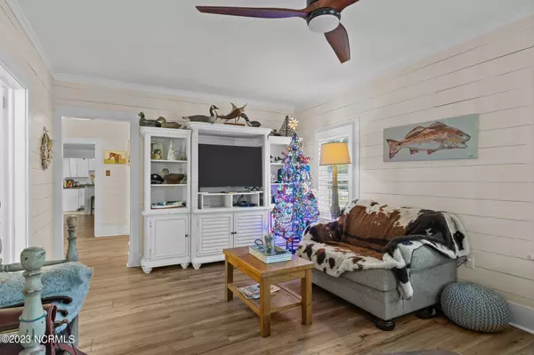 Marshallberg, NC 28553,162 Polly Hill RD