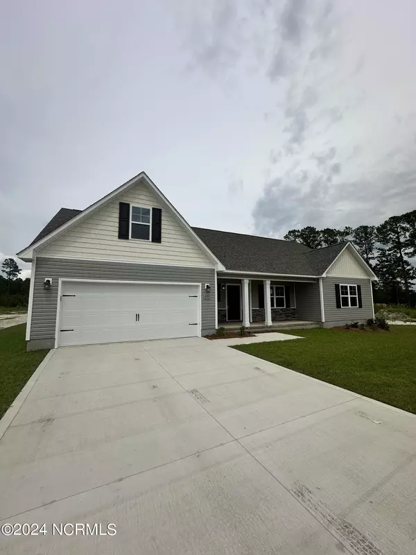 607 Larkspur LN, Hubert, NC 28539