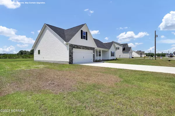 Hubert, NC 28539,607 Larkspur LN