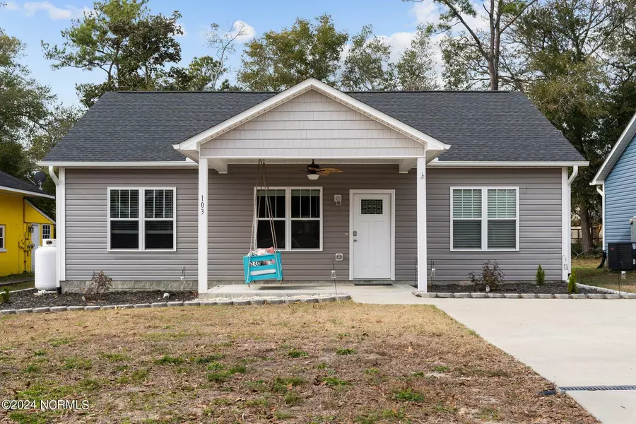 103 NE 19th ST, Oak Island, NC 28465