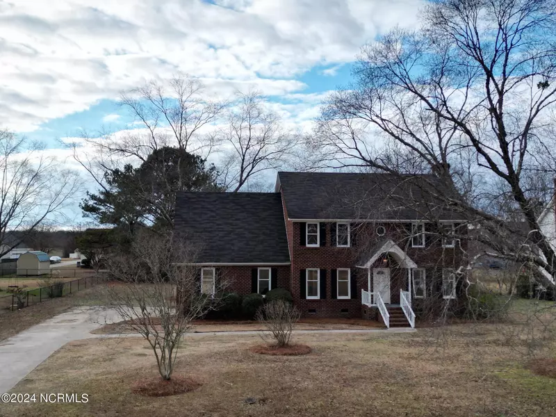 108 Buckingham DR, Winterville, NC 28590