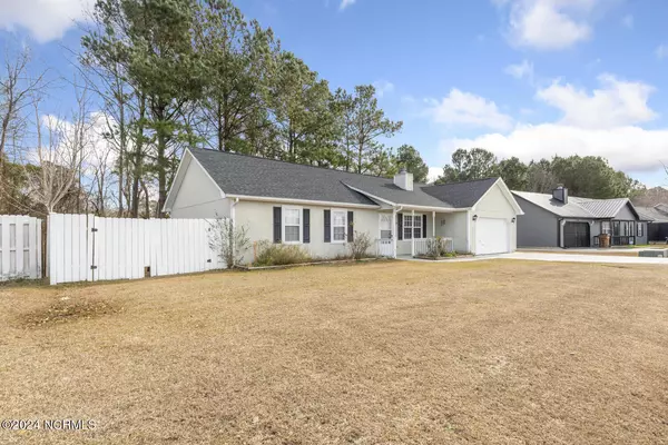 Hubert, NC 28539,249 Parnell RD