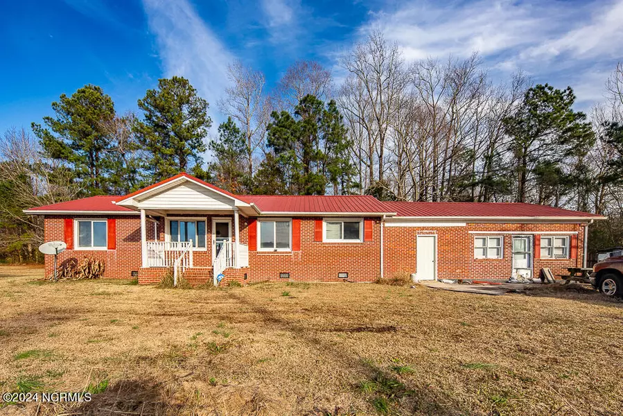 2496 Straight RD, Oriental, NC 28571