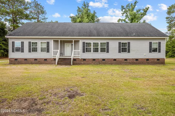 1350 Bear Hole RD, Vanceboro, NC 28586