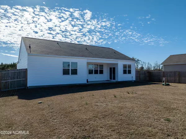 Peletier, NC 28584,286 Norris Landing RD