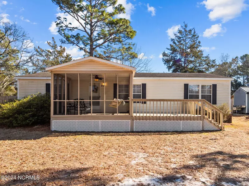 312 Dwight Street, Holly Ridge, NC 28445