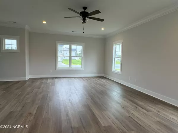 Hubert, NC 28539,401 Bay Harbor CT
