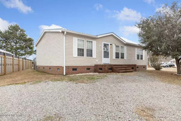 318 Blue Fan ST, Surf City, NC 28445