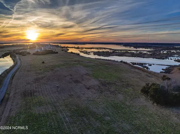 26 Hunter Heath DR, North Topsail Beach, NC 28460