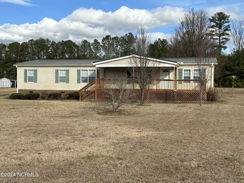 303 Stable RD, Tarboro, NC 27886