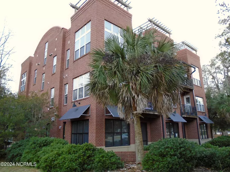 2906 Market Street #301, Wilmington, NC 28403