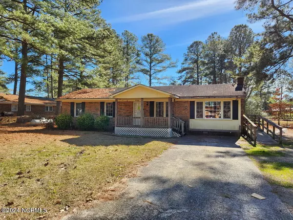 307 E Nelson ST, Robersonville, NC 27871