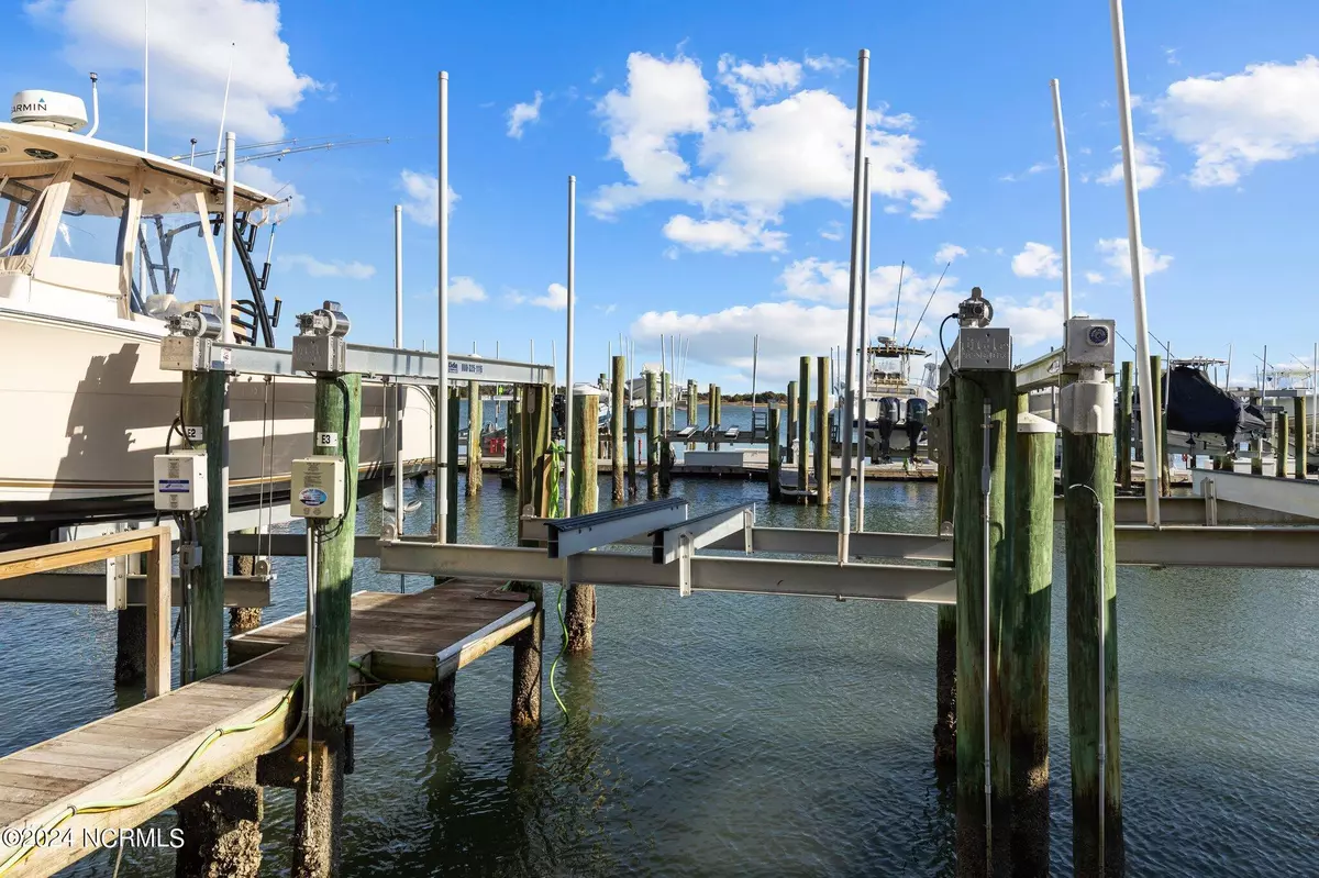 Beaufort, NC 28516,100 Olde Towne Yacht Club DR #E3