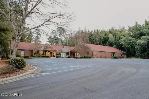 195 W Illinois AVE, Southern Pines, NC 28387