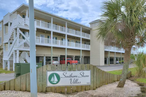 122 SE 58th ST #Apt 108, Oak Island, NC 28465