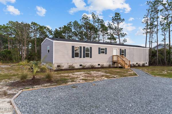 4501 Oakcrest DR SE, Southport, NC 28461