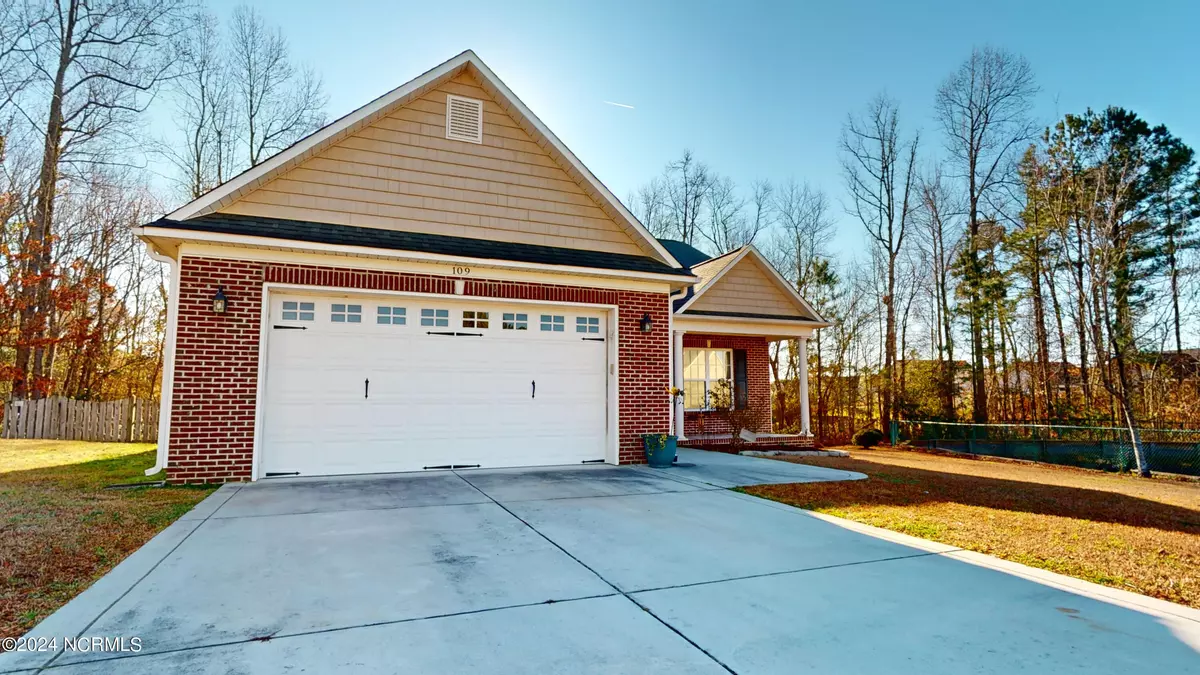 Jacksonville, NC 28540,109 Foxberry Place