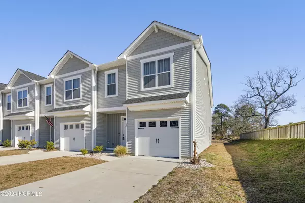 10 Aspen RD, Hampstead, NC 28443