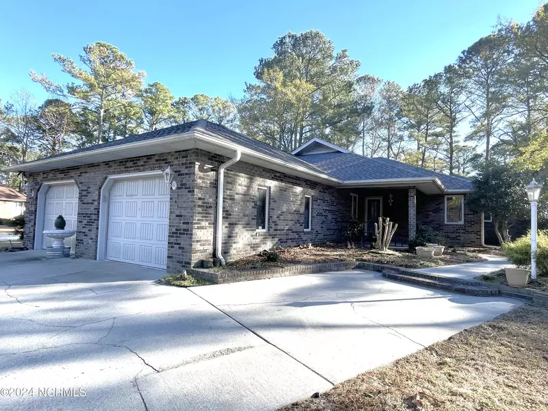 7 Putter PL, Carolina Shores, NC 28467