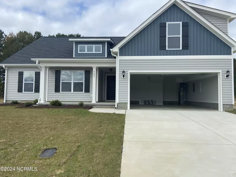 704 Peridot DR, Winterville, NC 28590