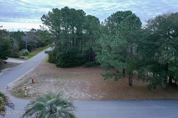 Emerald Isle, NC 28594,309 Shipwreck LN