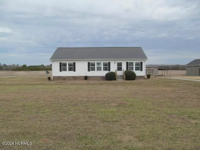 179 Ravenwood RD, Pollocksville, NC 28573