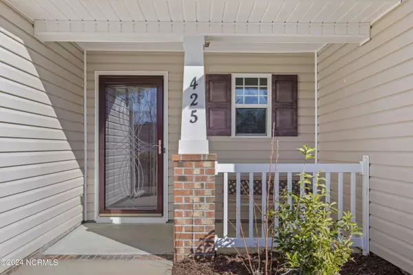 New Bern, NC 28560,425 Peregrine Ridge DR